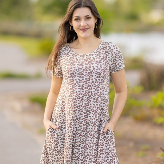 Women Short Sleeve Spotted Pattern Swing T-Shirt Dress